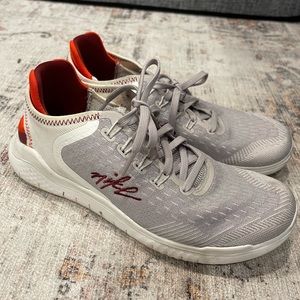 NIKE exclusive sneakers size 7